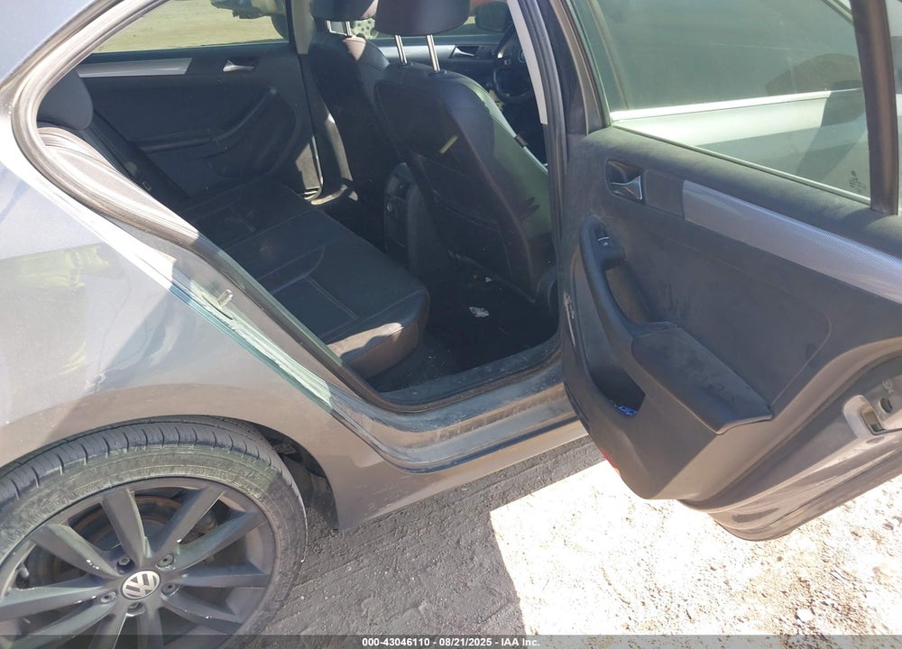 2015 VOLKSWAGEN JETTA 1.8T SE VIN: 3VWD07AJ2FM284722