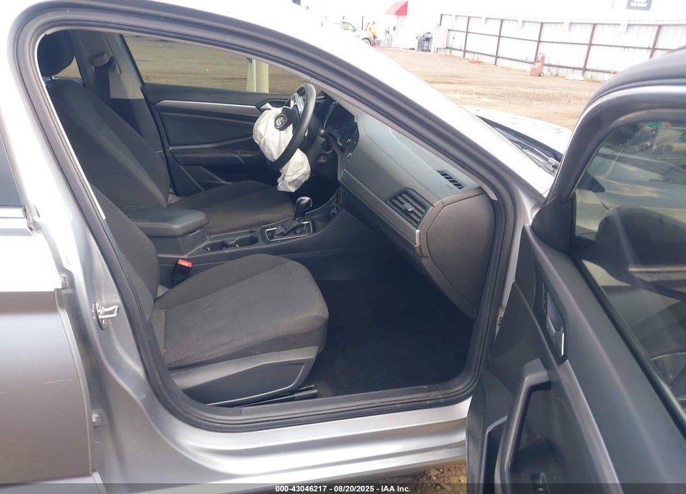 2019 VOLKSWAGEN JETTA VIN: 3VWC57BU4KM231472