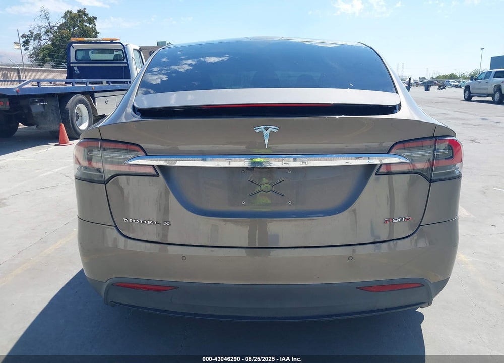 2016 TESLA MODEL X VIN: 5YJXCAE42GF002173