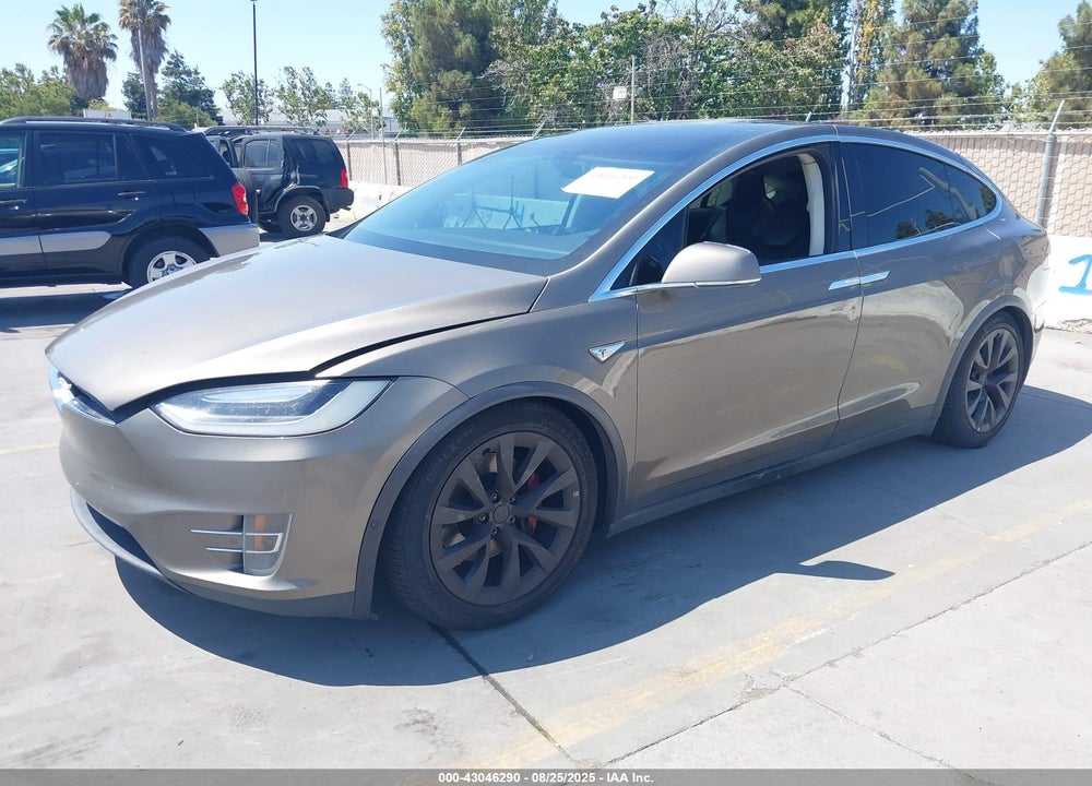 2016 TESLA MODEL X VIN: 5YJXCAE42GF002173