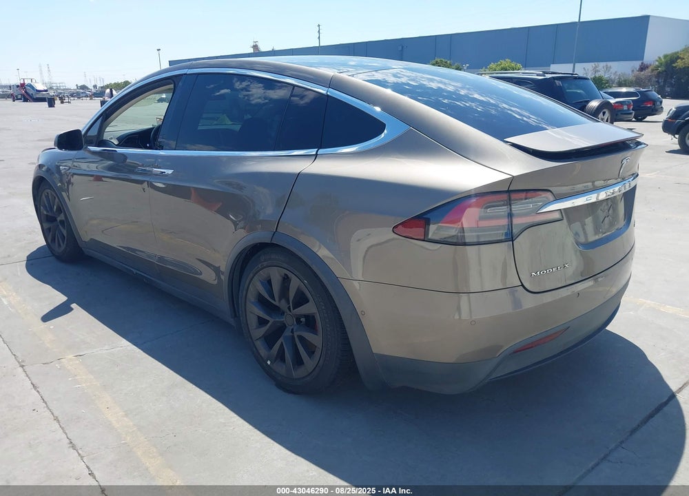 2016 TESLA MODEL X VIN: 5YJXCAE42GF002173