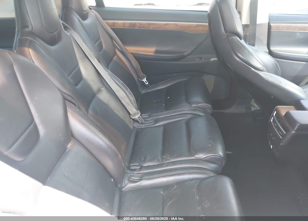 2016 TESLA MODEL X VIN: 5YJXCAE42GF002173