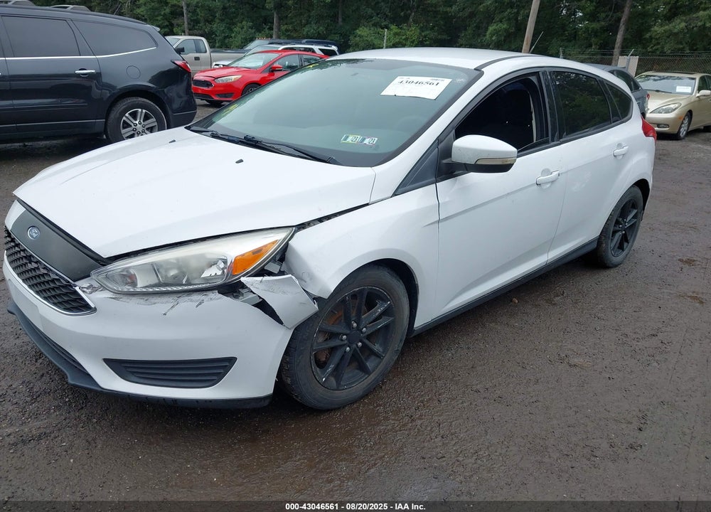 2015 FORD FOCUS SE VIN: 1FADP3K29FL383205