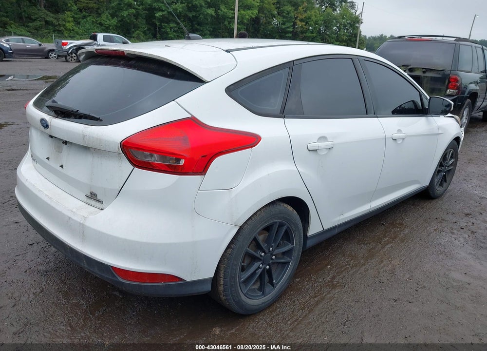 2015 FORD FOCUS SE VIN: 1FADP3K29FL383205