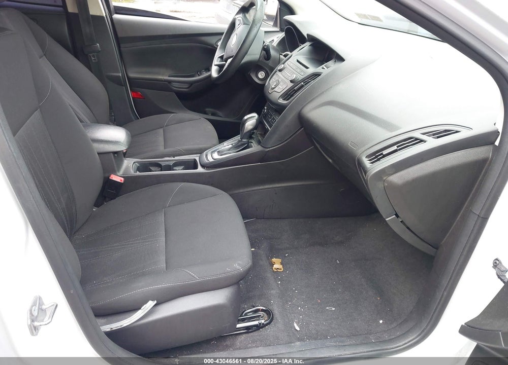 2015 FORD FOCUS SE VIN: 1FADP3K29FL383205
