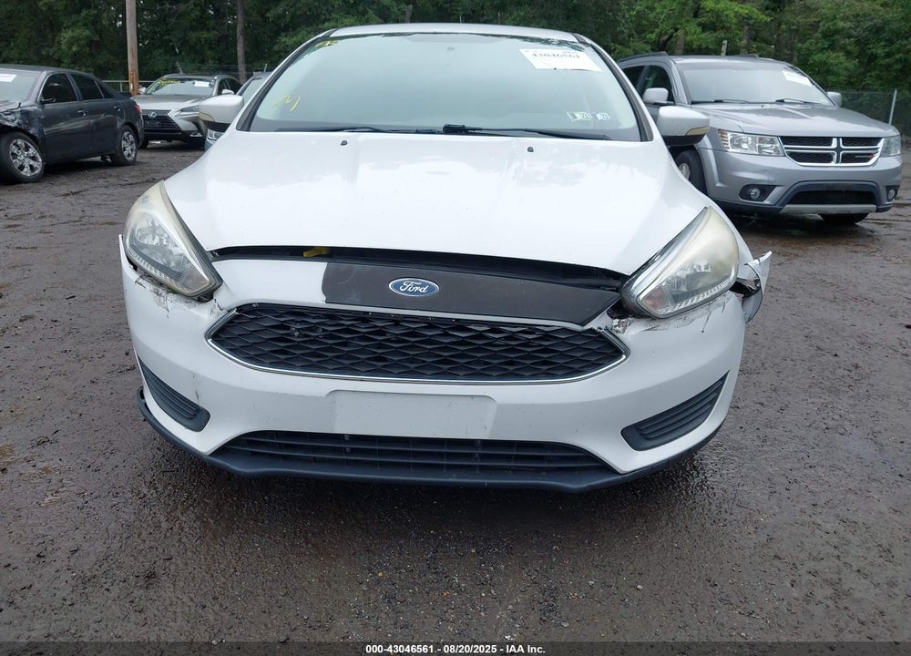 2015 FORD FOCUS SE VIN: 1FADP3K29FL383205