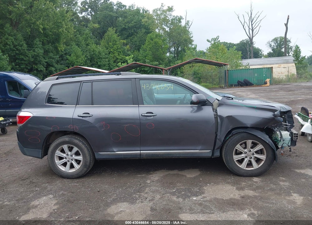 2013 TOYOTA HIGHLANDER VIN: 5TDBK3EH7DS184715