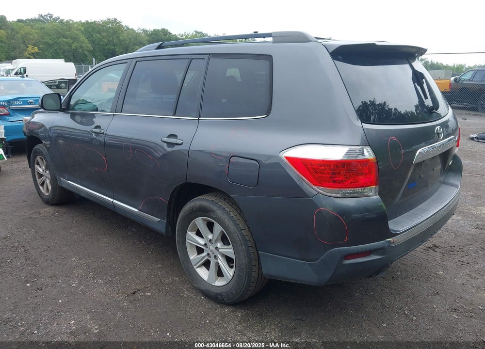 2013 TOYOTA HIGHLANDER VIN: 5TDBK3EH7DS184715