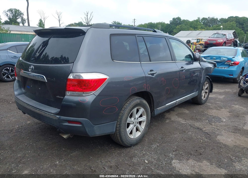 2013 TOYOTA HIGHLANDER VIN: 5TDBK3EH7DS184715
