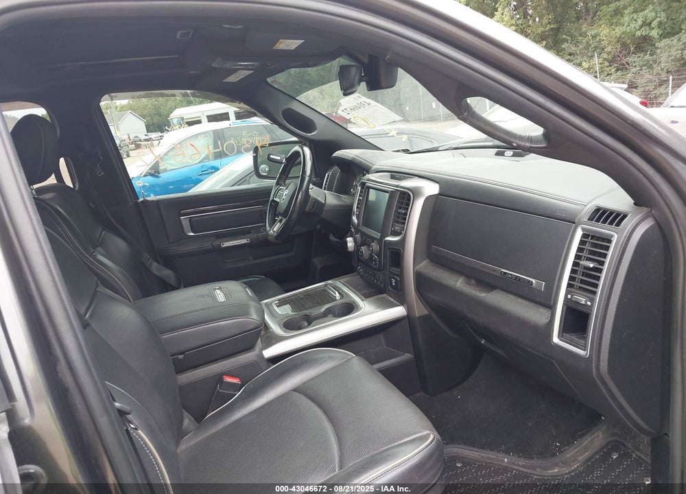 2018 RAM 1500 LIMITED 4X4 5'7 BOX VIN: 1C6RR7PTXJS182194