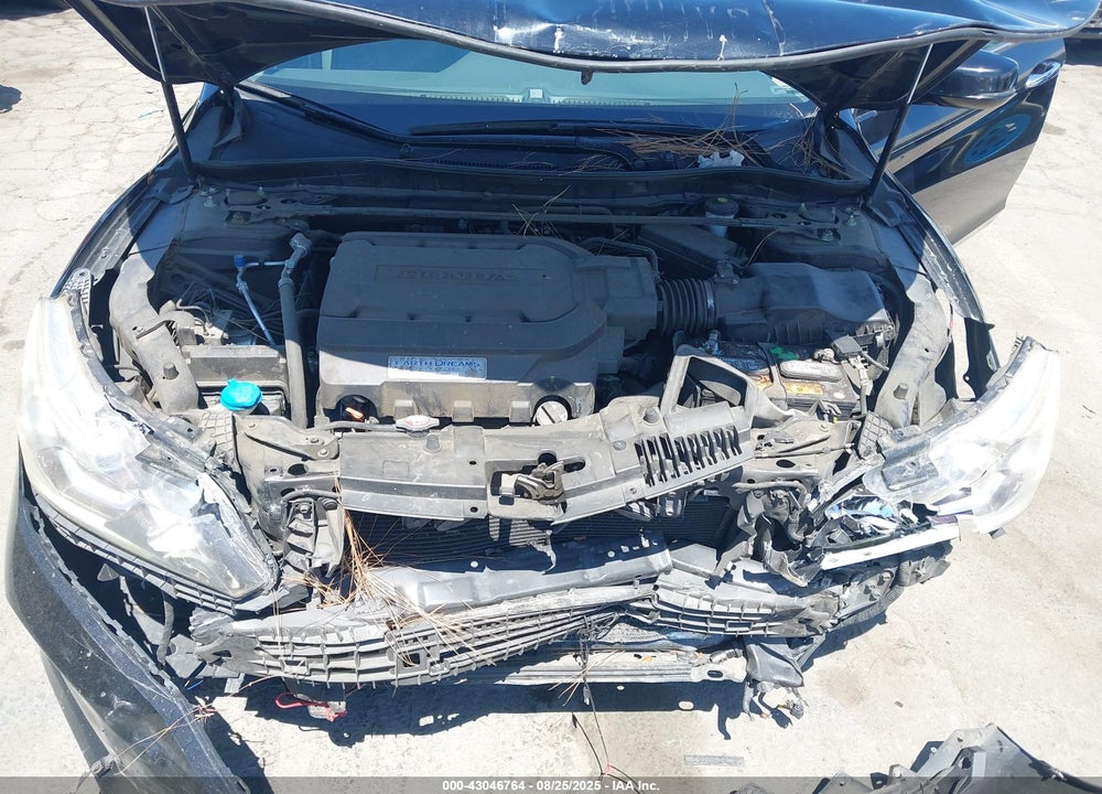 2017 HONDA ACCORD VIN: 1HGCR3F81HA015549