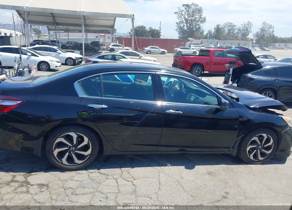 2017 HONDA ACCORD VIN: 1HGCR3F81HA015549
