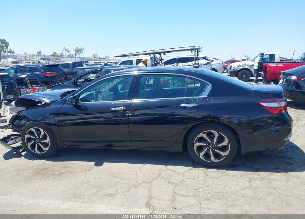 2017 HONDA ACCORD VIN: 1HGCR3F81HA015549