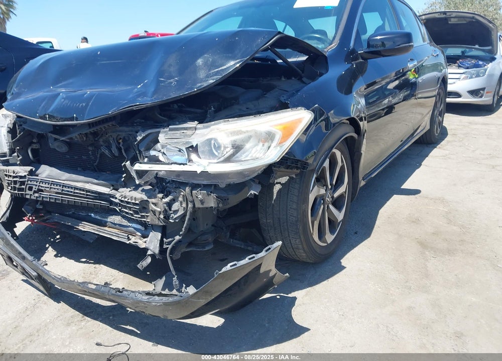 2017 HONDA ACCORD VIN: 1HGCR3F81HA015549