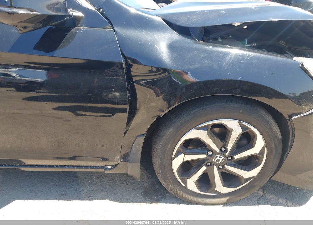 2017 HONDA ACCORD VIN: 1HGCR3F81HA015549