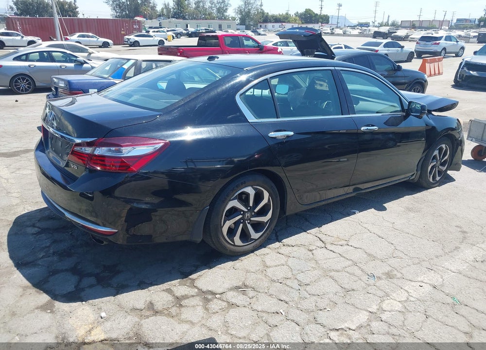 2017 HONDA ACCORD VIN: 1HGCR3F81HA015549