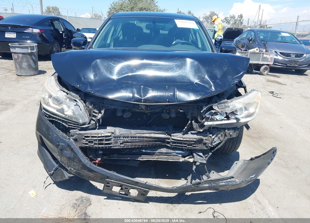 2017 HONDA ACCORD VIN: 1HGCR3F81HA015549