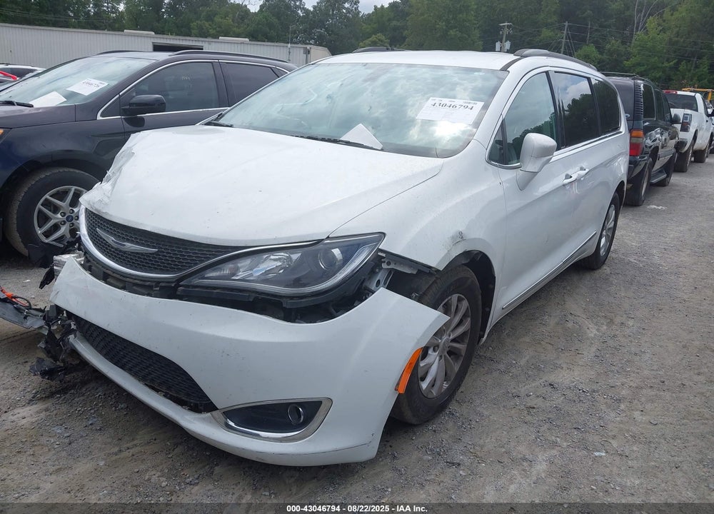 2017 CHRYSLER PACIFICA TOURING L VIN: 2C4RC1BG5HR523059