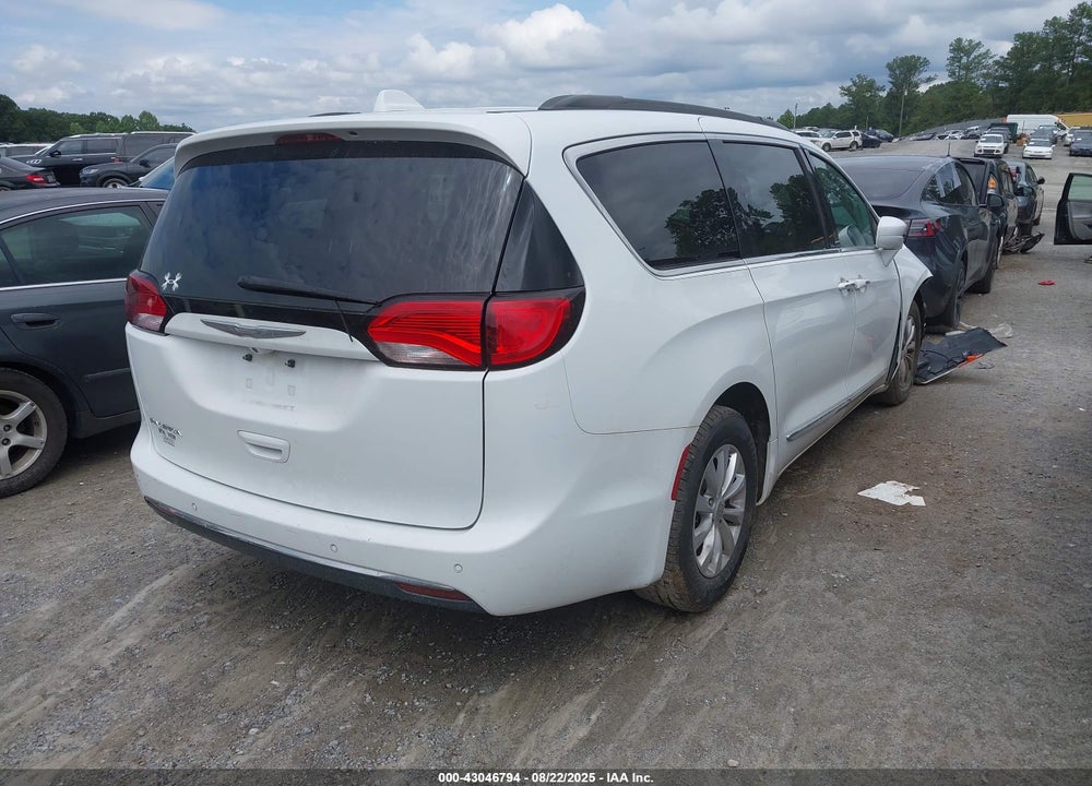 2017 CHRYSLER PACIFICA TOURING L VIN: 2C4RC1BG5HR523059
