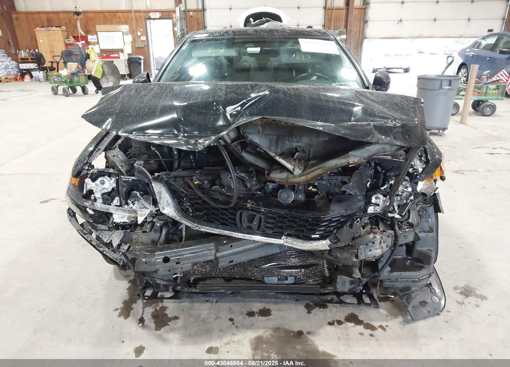 2014 HONDA ACCORD VIN: 1HGCT1B81EA004252
