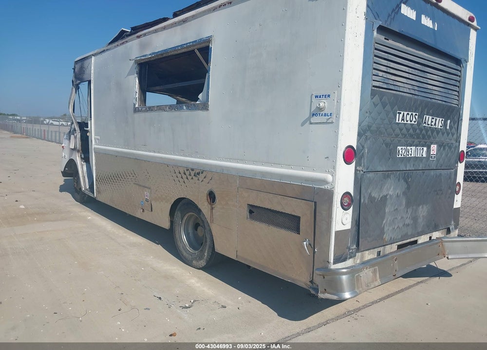 1985 CHEVROLET P30 VIN: 1GBHP32M2F3328337
