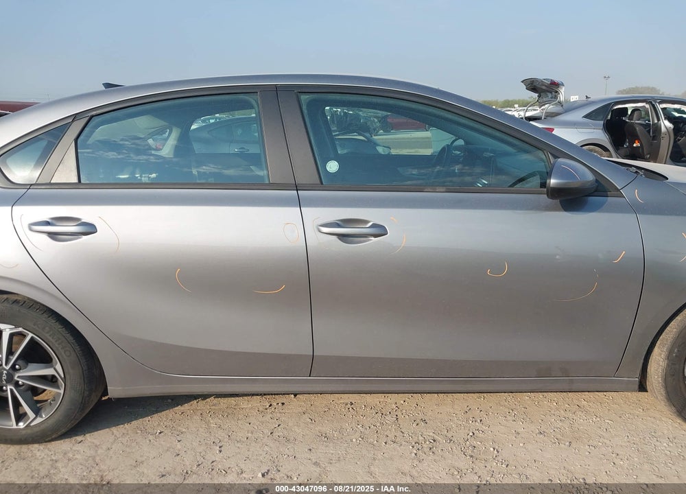 2023 KIA FORTE VIN: 3KPF24AD8PE608301