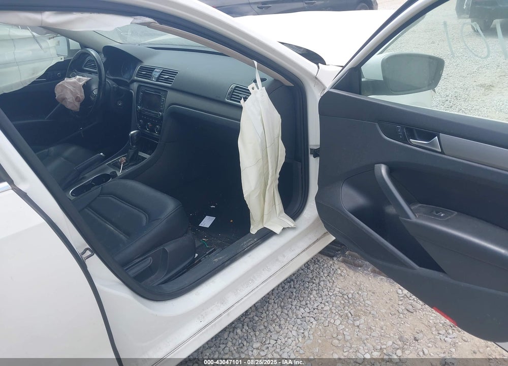 2014 VOLKSWAGEN PASSAT VIN: 1VWBH7A34EC019317