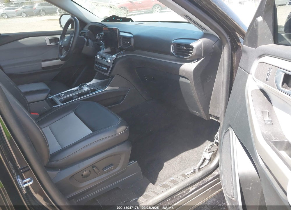 2023 FORD EXPLORER VIN: 1FMSK8DH5PGC40787