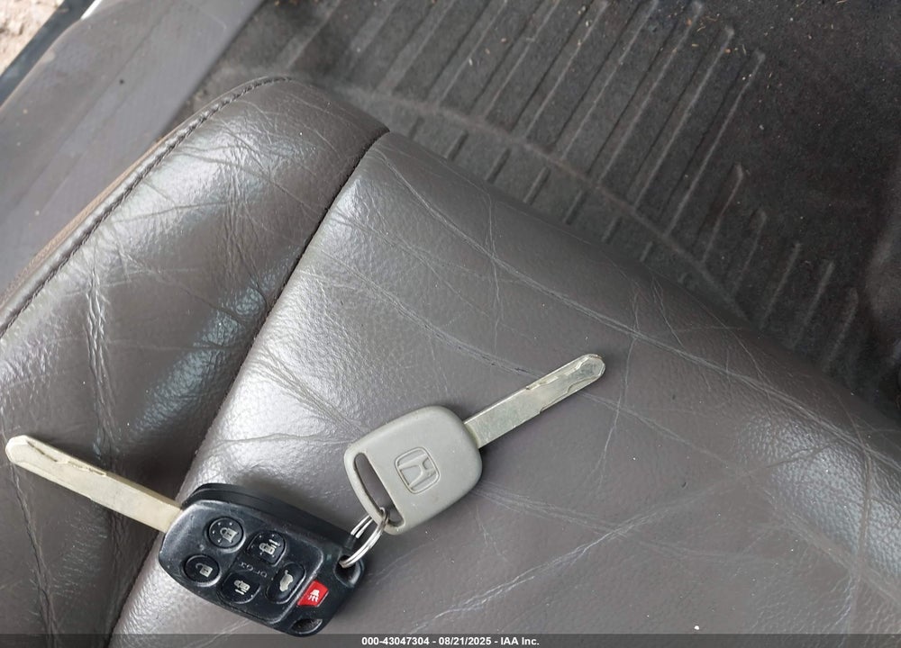 2011 HONDA ODYSSEY VIN: 5FNRL5H66BB057408