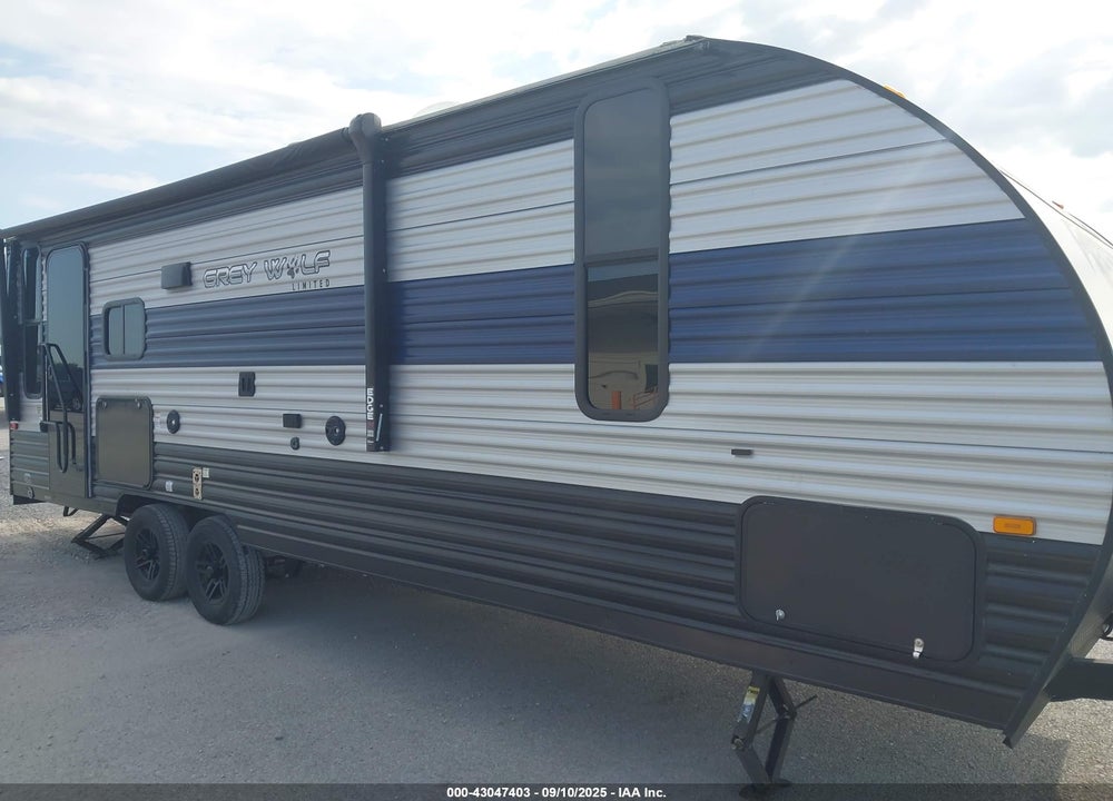 2022 CHEROKEE FOREST RIVER GREY WOLF 23DBH VIN: 4X4TCKY21NK082817