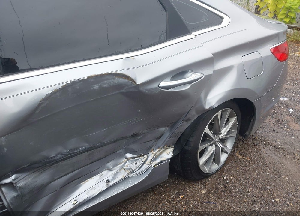 2017 HYUNDAI AZERA VIN: KMHFG4JG6HA572510