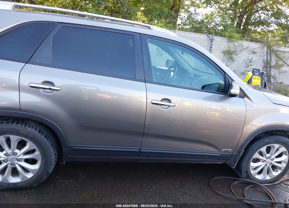 2015 KIA SORENTO EX V6 VIN: 5XYKUDA79FG624656