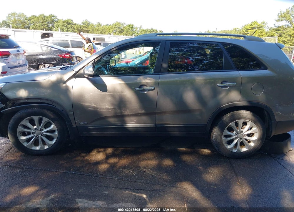 2015 KIA SORENTO EX V6 VIN: 5XYKUDA79FG624656