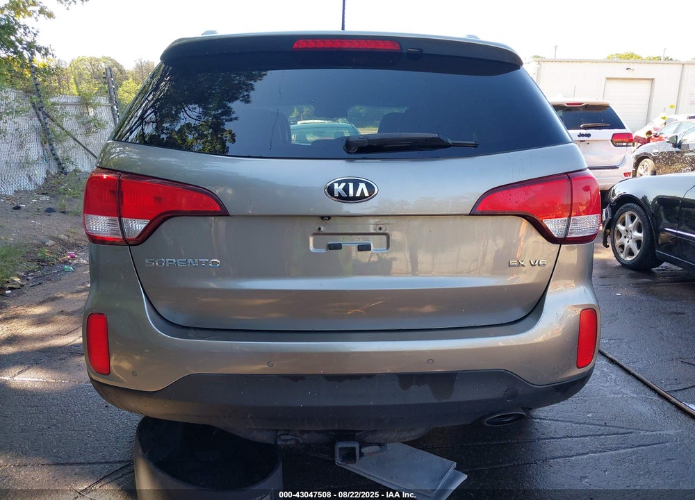 2015 KIA SORENTO EX V6 VIN: 5XYKUDA79FG624656
