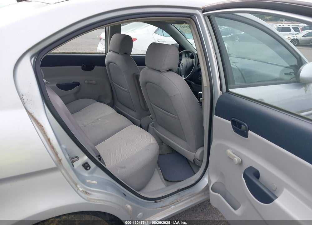 2006 HYUNDAI ACCENT GLS VIN: KMHCN46C36U030033