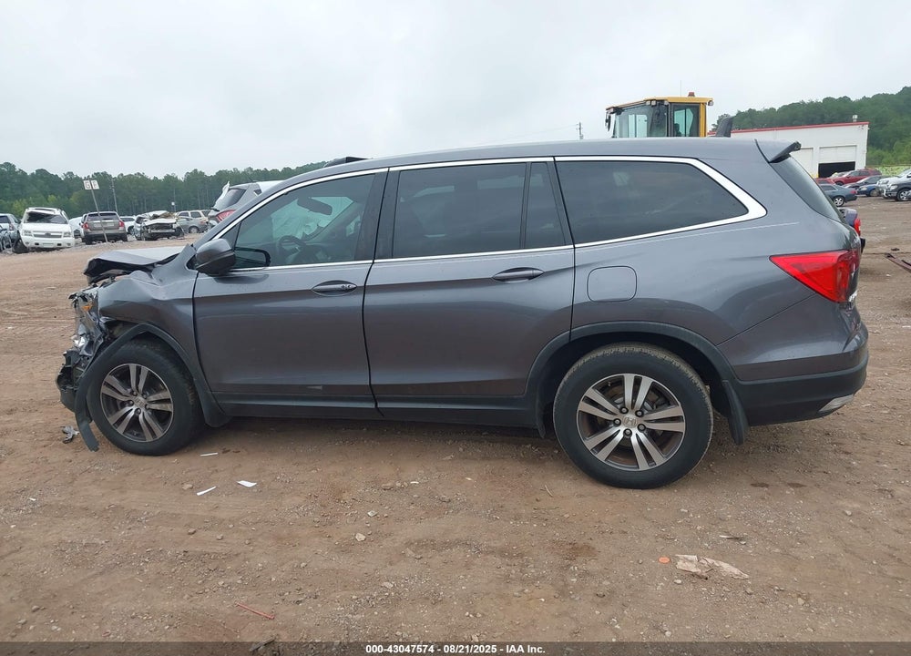 2017 HONDA PILOT VIN: 5FNYF5H5XHB037780