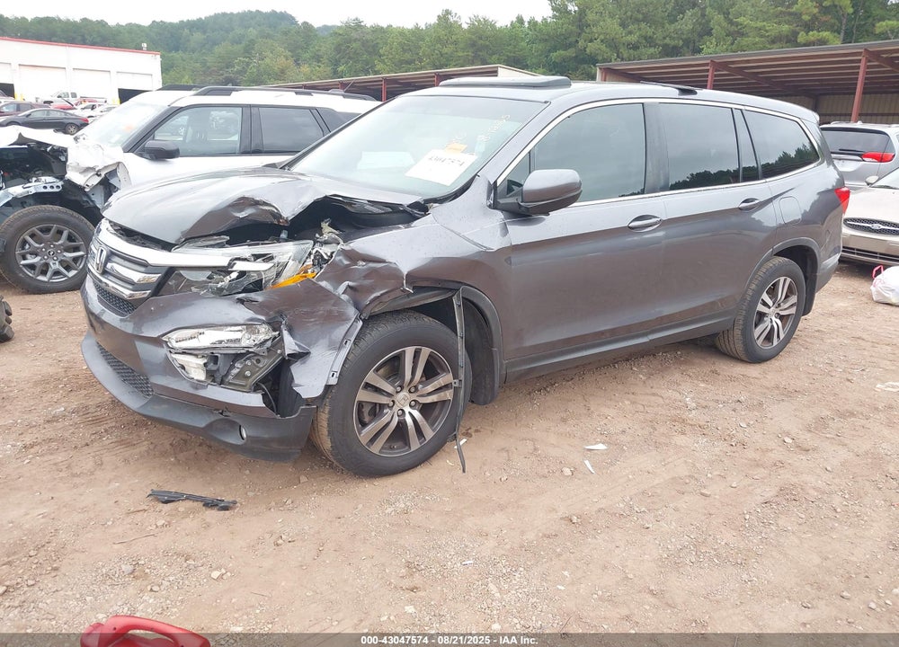 2017 HONDA PILOT VIN: 5FNYF5H5XHB037780