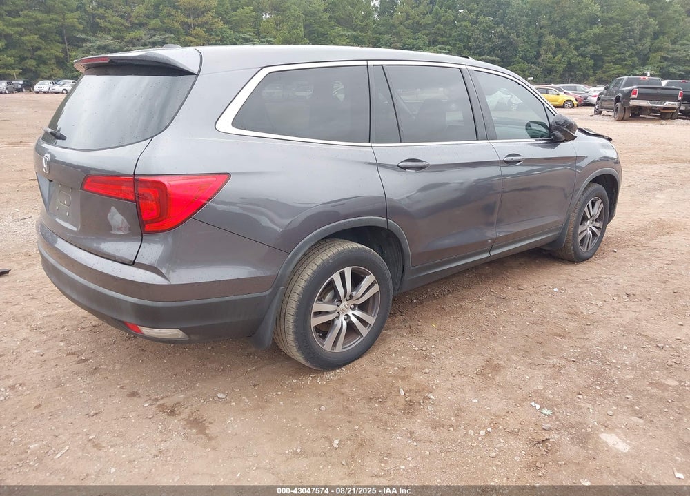 2017 HONDA PILOT VIN: 5FNYF5H5XHB037780