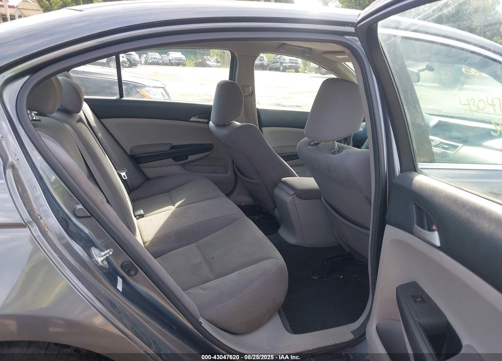 2011 HONDA ACCORD VIN: 1HGCP2F48BA088311