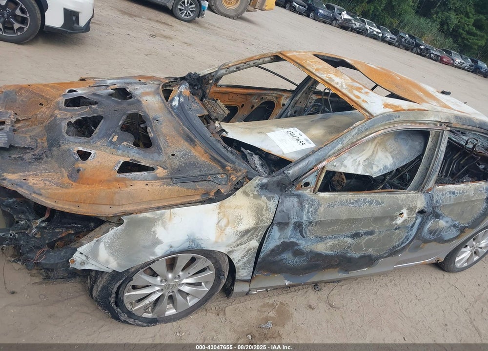 2013 HONDA ACCORD VIN: 1HGCR2F85DA210199