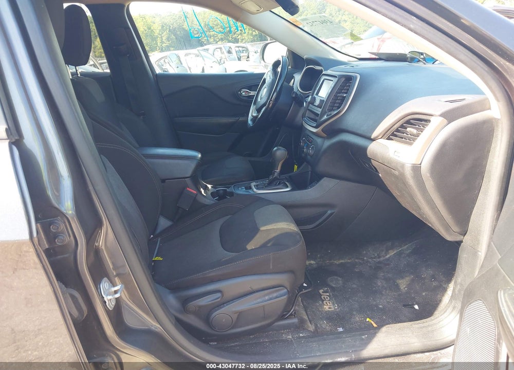 2017 JEEP CHEROKEE VIN: 1C4PJLAB0HW561577