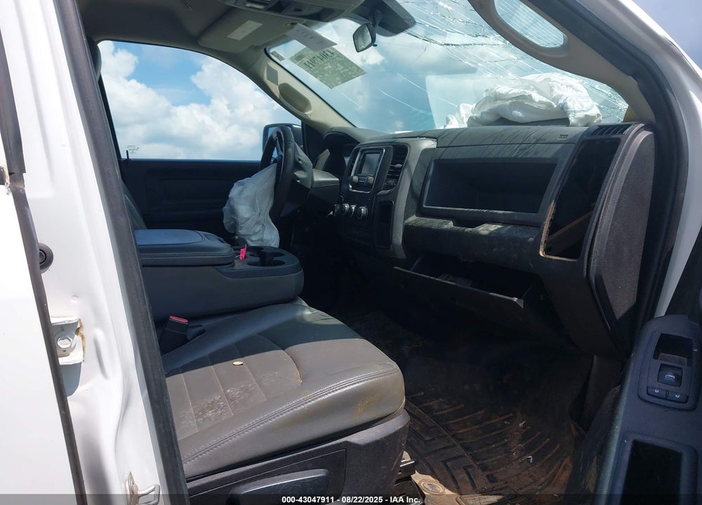 2019 RAM 1500 CLASSIC TRADESMAN 4X2 6'4 BOX VIN: 1C6RR6FG5KS654169