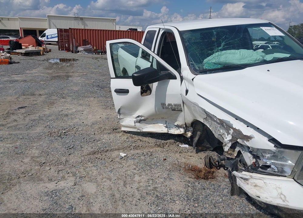 2019 RAM 1500 CLASSIC TRADESMAN 4X2 6'4 BOX VIN: 1C6RR6FG5KS654169