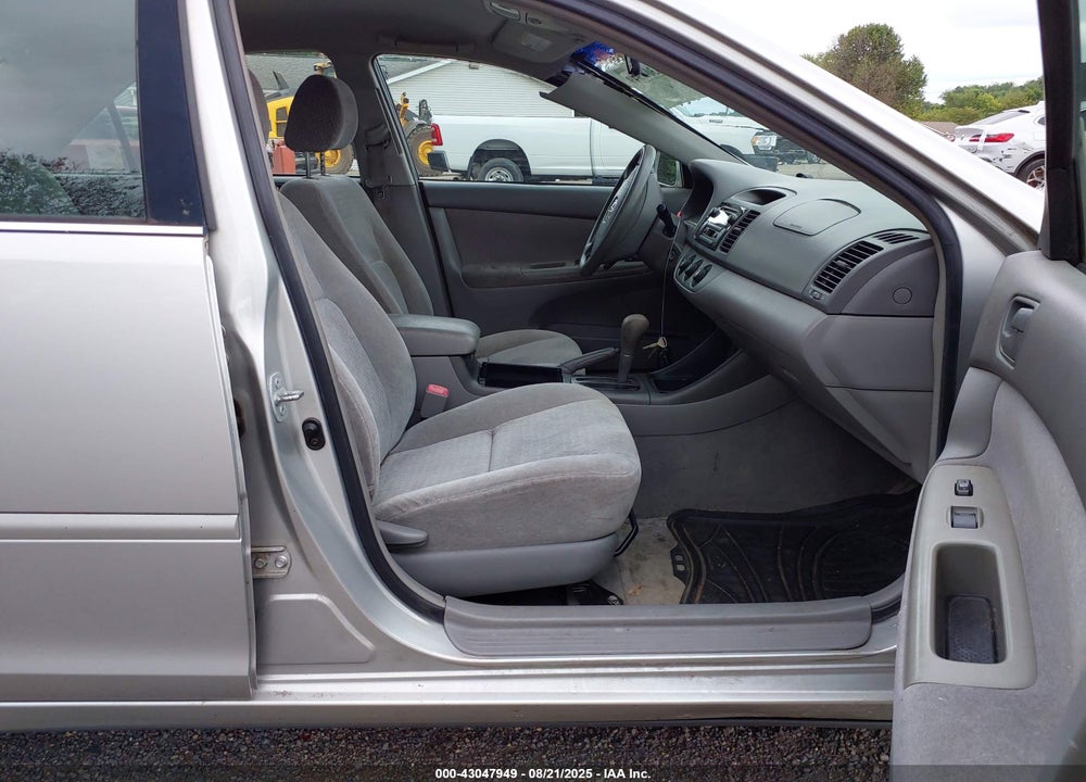 2004 TOYOTA CAMRY LE VIN: 4T1BE32K64U817834