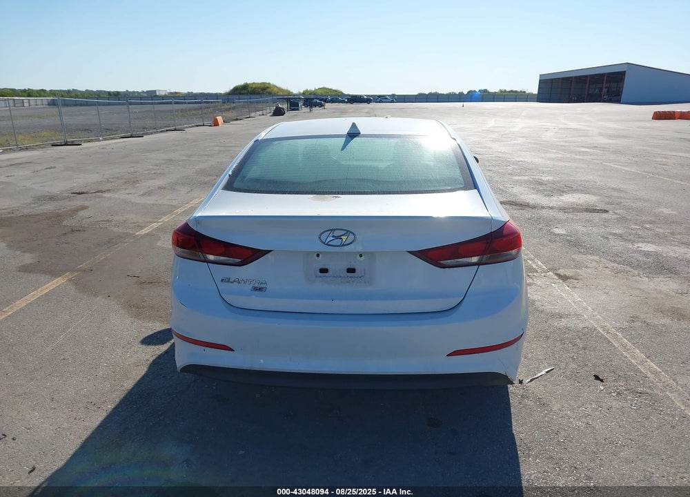 2017 HYUNDAI ELANTRA VIN: 5NPD74LF1HH193407
