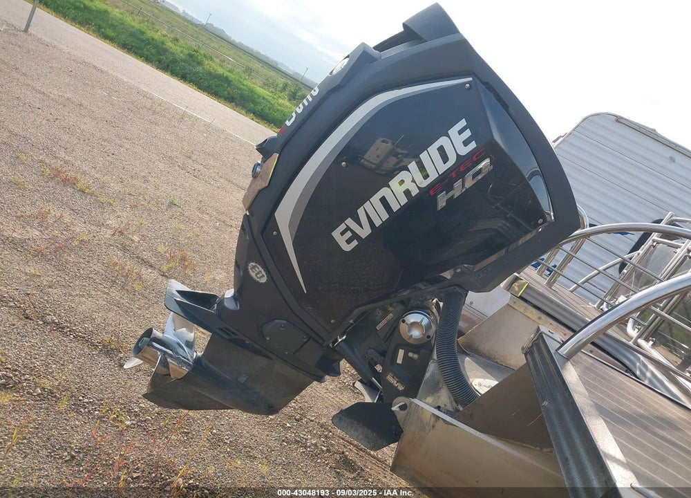 2015 MANITOU OASIS PONTOON VIN: TII67025A515