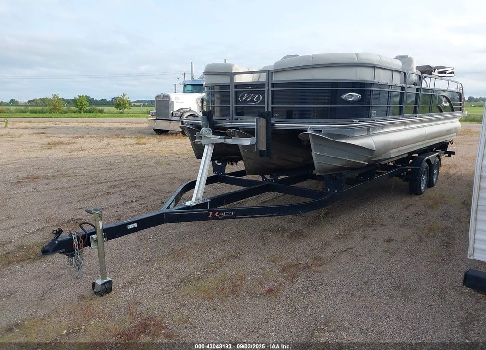 2015 MANITOU OASIS PONTOON VIN: TII67025A515