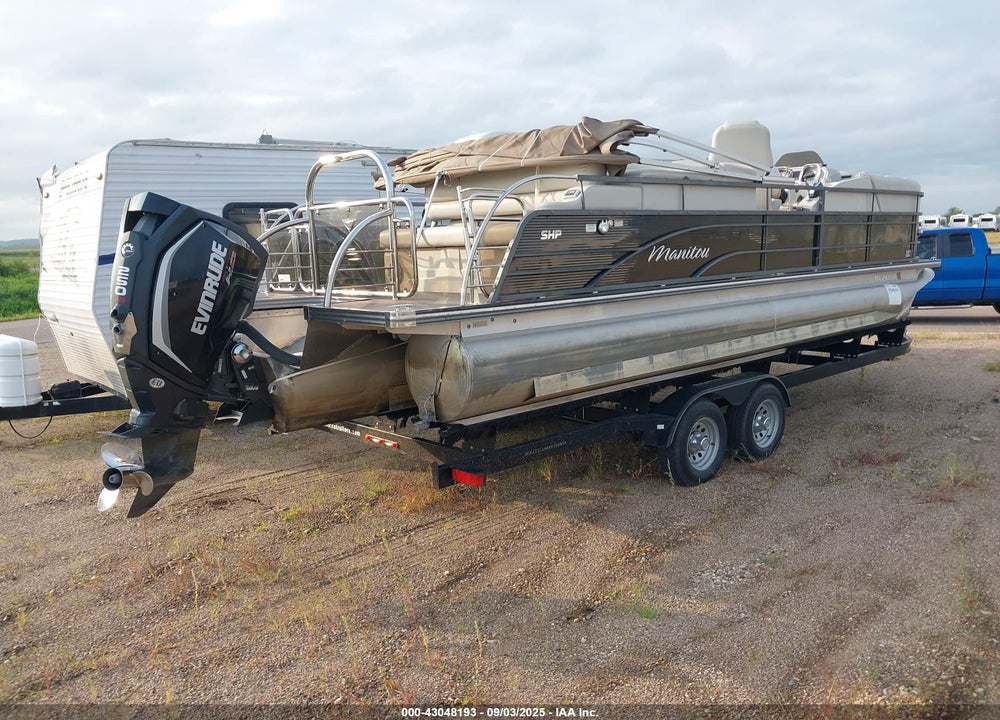 2015 MANITOU OASIS PONTOON VIN: TII67025A515