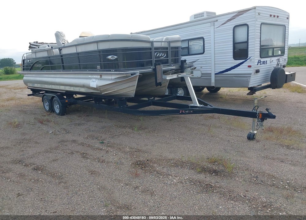 2015 MANITOU OASIS PONTOON VIN: TII67025A515