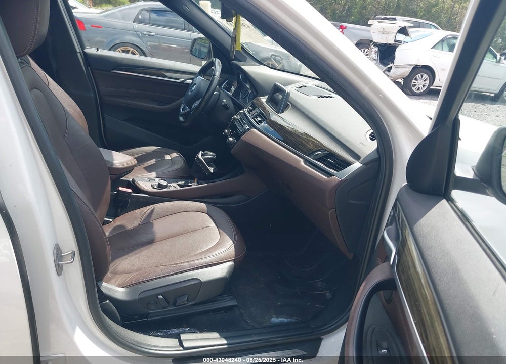 2017 BMW X1 VIN: WBXHU7C37H5H33060